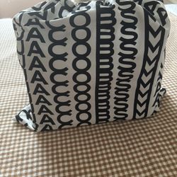 Marc Jacob  The Tote Bag Beige 