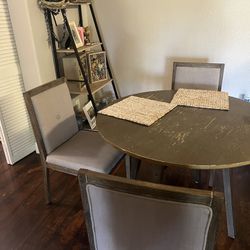 Crate And Barrel Dining Table Set / Round Table 