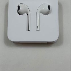 Apple Wired EarPods with Lightning Connector