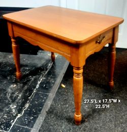 Rock Maple Mersman Vintage End Table / Maple Side Table / Fine Furniture