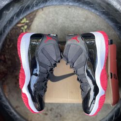AIR JORDAN RETRO 11 “BRED” SIZE 8.5 MENS. R3PŠ