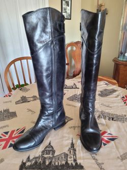 UK English Clarks Brand Women's Tall Black Leather Riding Boots - UK Size 5 / US Size 7 - 7.5