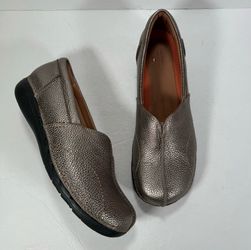 Clarks Un Loop Stride Pebble Metallic Leather Slip On Shoes Women Size 9M