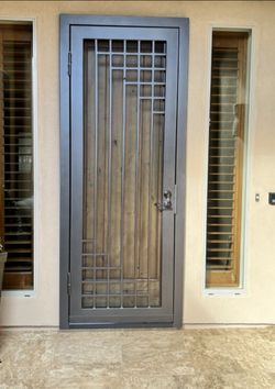 Screen door