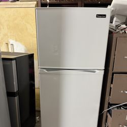 Refrigerator Magic Chef 