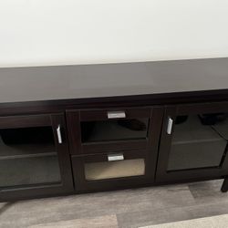 Wooden Tv/entertainment stand
