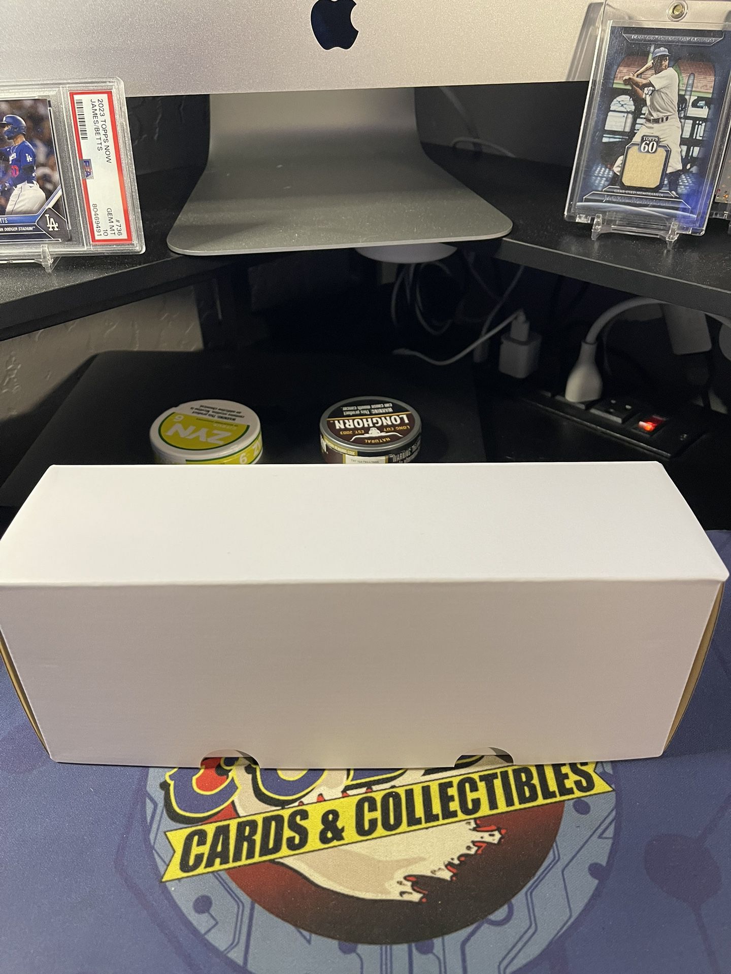 box of 2021-24 topps/bowman assorted baseball cards. rookies,stars,inserts. please see pictures for what type of cards are in the box.
