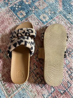 Women’s REEF Faux Fur Leopard Print Sandals