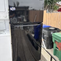 Refrigerator  Frigidaire Black 
