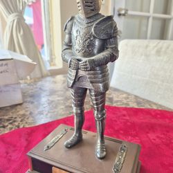 Medieval Knight Metal Figurie Vintage 1970 Am Radio