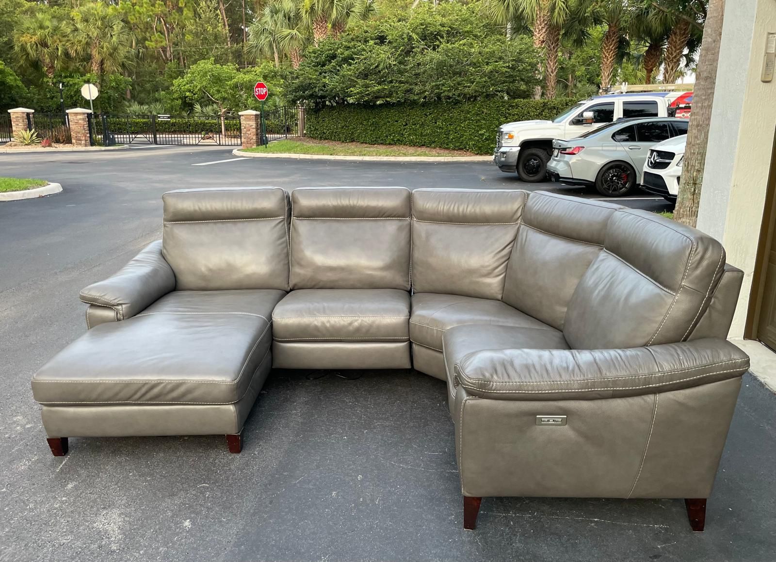 🛋️ Sectional Couch/Sofa - Recliners - Leather - Gray - Delivery Available 🚛