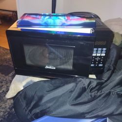 New Sunbeam Microwave 