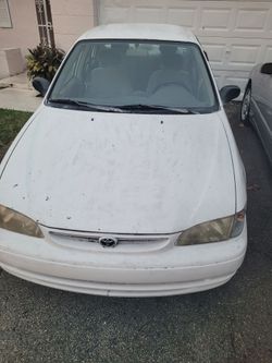 2000 Toyota Corolla