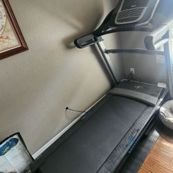 Like-New NordicTrack S25i Treadmill – Bluetooth + iFit + 24 Workouts