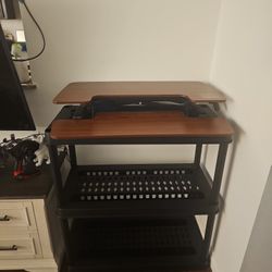 Adjustable Working Desk