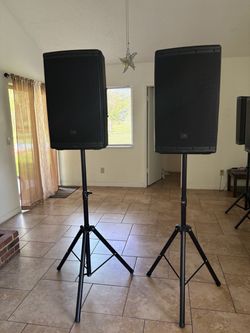 Power Jbl eon 615 speakers
