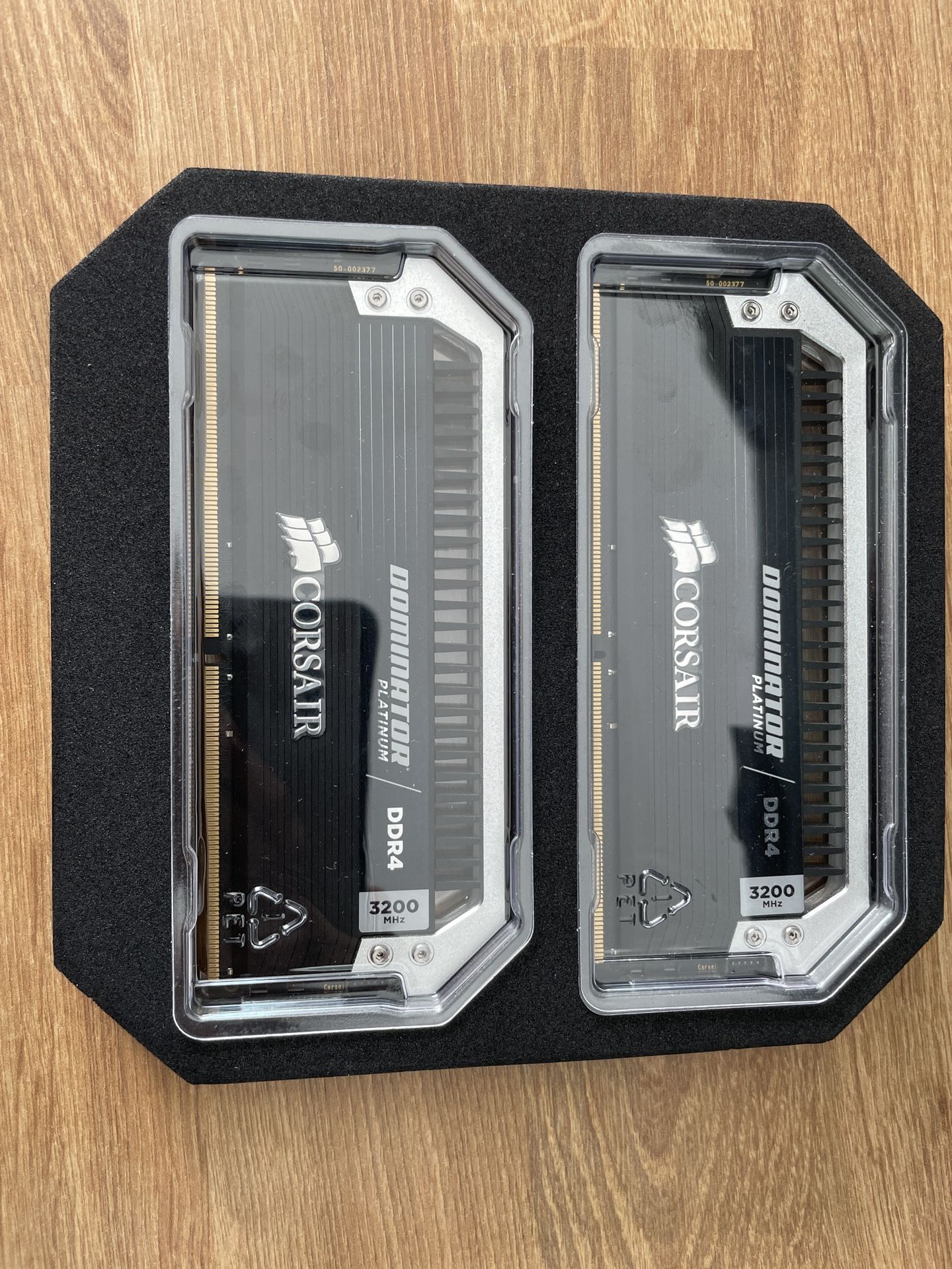 Corsair Dominator Platinum 16GB (2x8) 3200mHz Electronics & Media