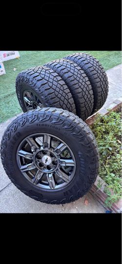 Chevy Silverado wheels and tires rims
