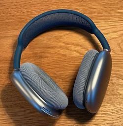AirPods Max – Crystal-Clear Sound + Deep Bass!