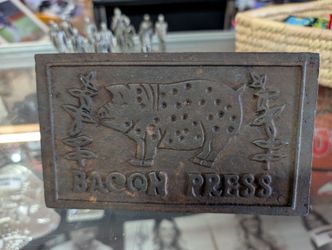 Vintage Cast Iron Bacon Press Pig Design Wooden Handle Kitchen Collectible Rare