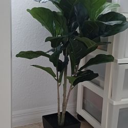Artificial 🪴Fiddle Leaf Plant 3ft Tall. Natural Looking Plant.