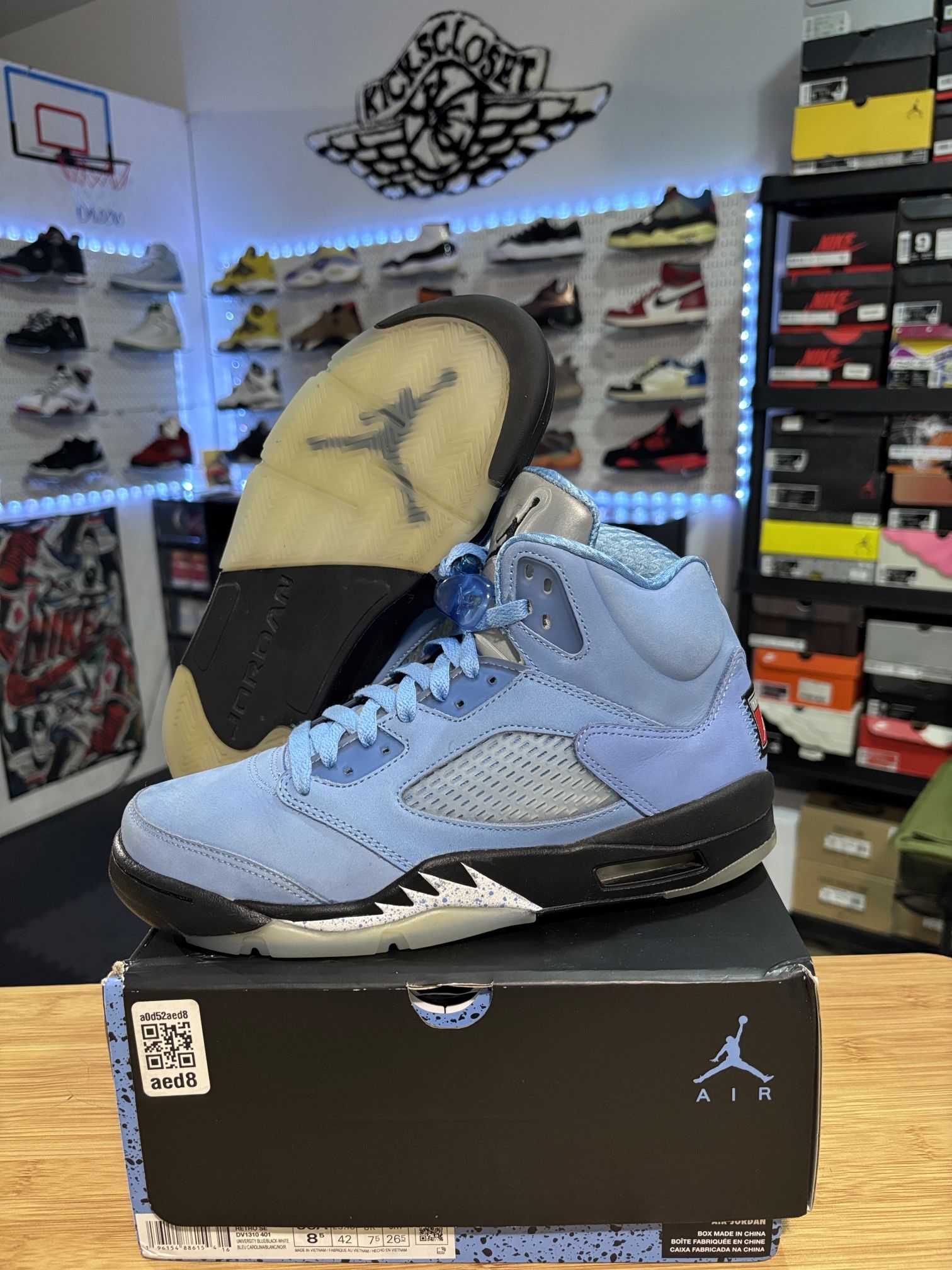 AIR JORDAN 5 RETRO “UNC” SIZE 8.5