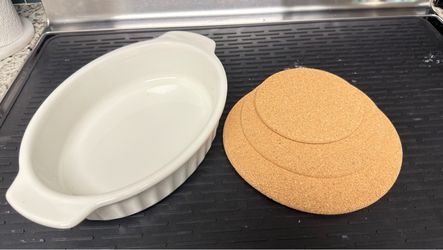 2 sets / White Oval Ceramic Baking Dish with Cork Trivets