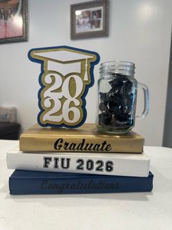 Graduation Center Piece