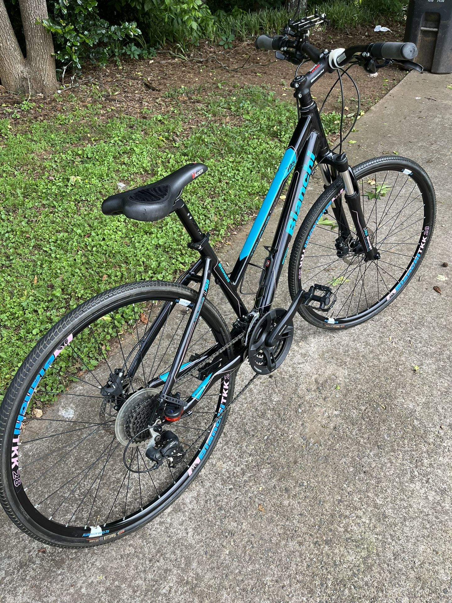 Bianchi Hybrid Bike 700x 38c Wheels