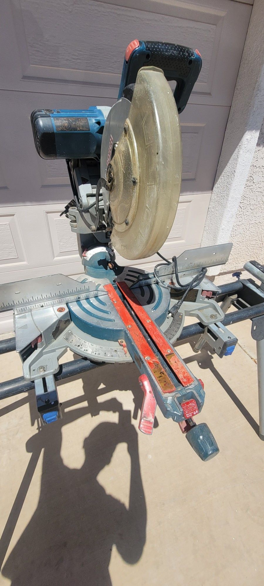 Bosch Dual Bevel Sliding Glide Miter Saw for Sale in Henderson, NV OfferUp