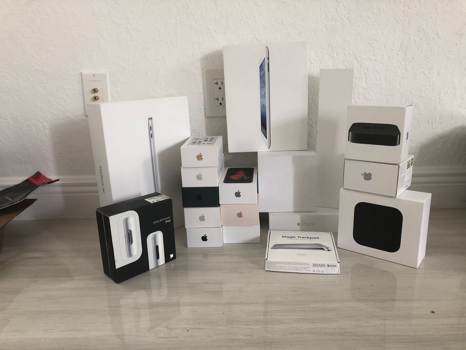 Apple empty boxes