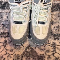 IV Skate Sneaker