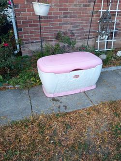 Little tikes toy box