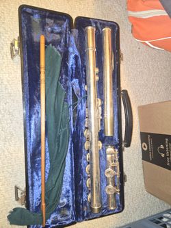 Bundy selmer Silver Flute with Hard Case