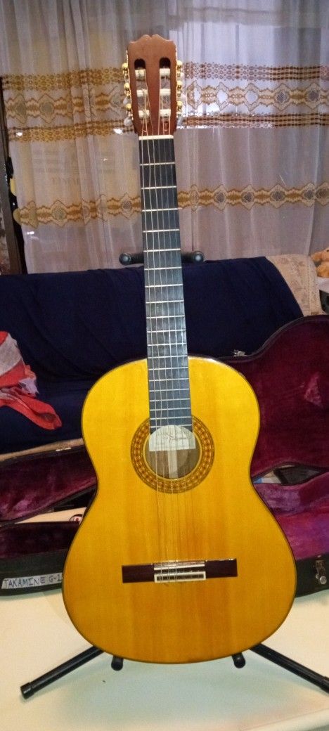 G-126 Takamine Classical Guitar (SEE DESCRIPTION)