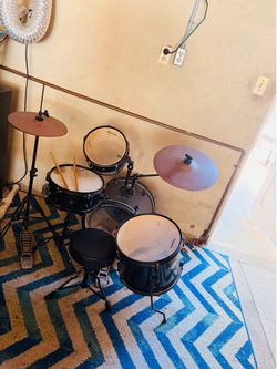 Mini Kid’s Drum Kit