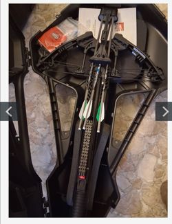 Cr0ssb0w * NEW * With Hardshell Case