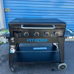 New Pit Boss 4-Burner Ultimate Lift-Off Griddle