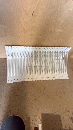 Shelf brackets