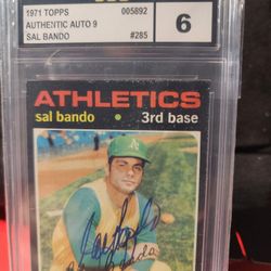 1971 Topps Sal Bando #285 Autographed Authentic UCG 9 auto overall 

