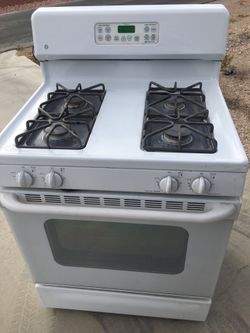 Beautiful - GE 30” GAS STOVE / RANGE IN WHITE - DELIVERY AVAILABLE