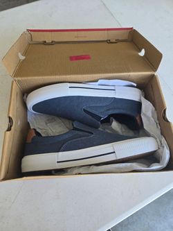Levi's Wes Slip On Sneakers For Men's Size 8.5 navy/tan color BRAND NEW never been worn