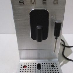 Smeg Fully Automatic Coffee Machine with Steamer, Black 