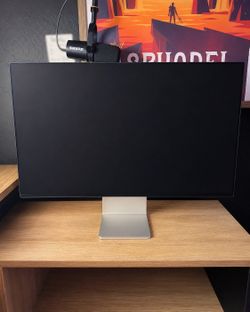 Apple Studio Display - Standard Glass - Tilt Adjustable