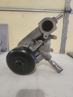 ​Engine Water Pump Assembly 18-1652 Fits GM Chevy Silverado Tahoe Express...