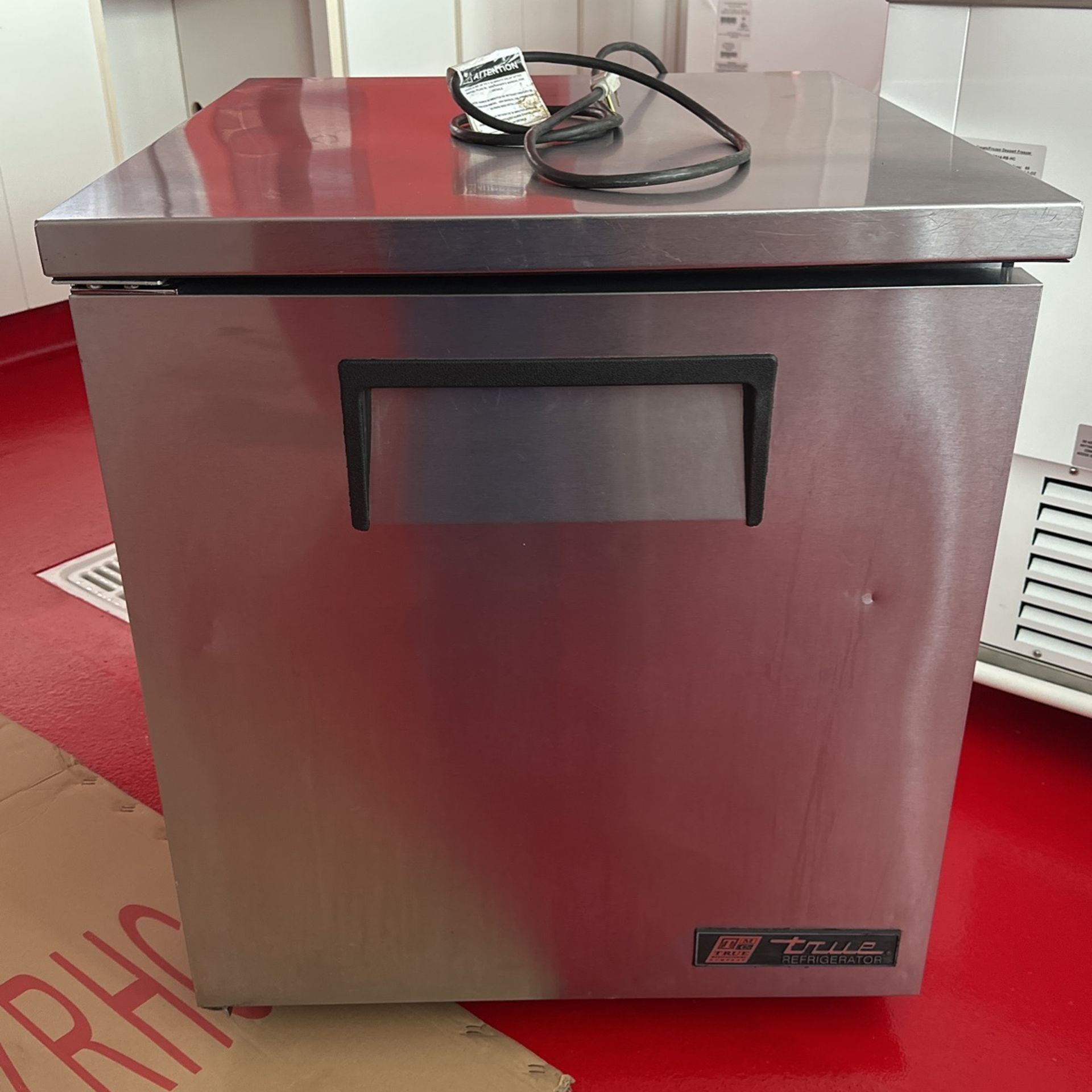 Undercounter Refrigerator True 27 for Sale in Yorba Linda, CA OfferUp