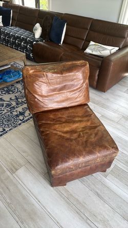 Restoration Hardware Vintage Cigar Leather Lounge Chair – Genuine Leather – Beautiful Patina