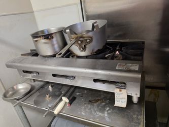 Commercial 3-Burner Gas Countertop Hot Plate / Range