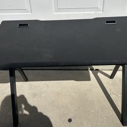 Gaming desk
