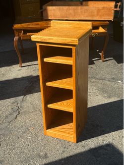 Oak pedestal with shelving